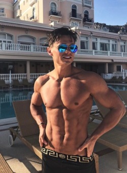 muscleteen:  You like it? Follow me @muscleteen Get 15% OFF 💸 on www.jjmalibu.com 🍍 Using Promo Code : MUSCLETEEN