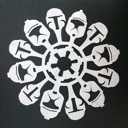 fuckyeahcraft:  Star Wars themes snowflakes!  Click below to find out how to make them! (http://starwars.jumpsquares.com/star-wars-paper-snowflakes-instructions.aspx) 