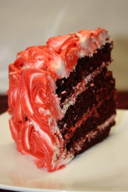 im-horngry:  Vegan Red Velvet Cake - As