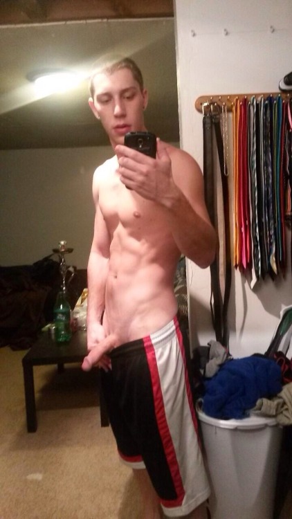 ...AND YET ANOTHER UNNECESSARY GAY NUDITY BLOG