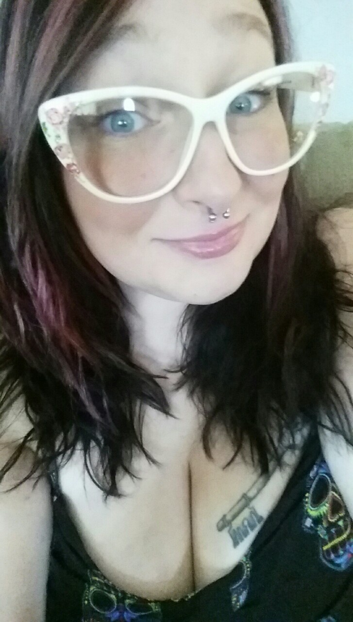 comicbookbabeuniverse:  comicbookbabeuniverse:  Follow meeeeeeee on Twitter  @comicbook_babe