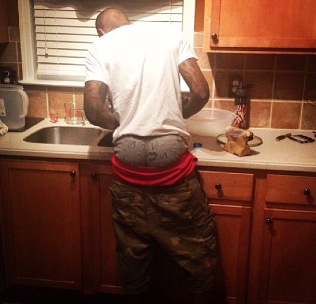 juseatthedamncake:  loverofredbones:  traynealmusizboi@yahoo.com submit your pics