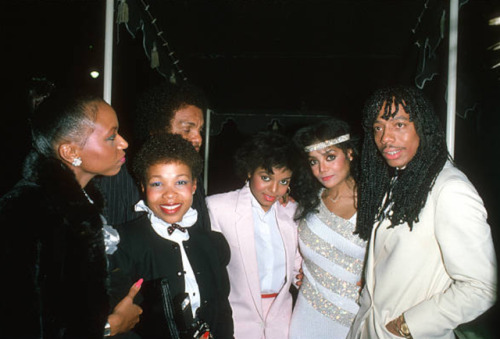 twixnmix: Rick James, LaToya Jackson, Janet Jackson and Joe Jackson at the R&B Awards in Los Ang