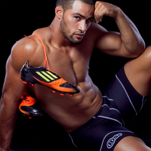 strong-black-berries:Ryan Tongia
