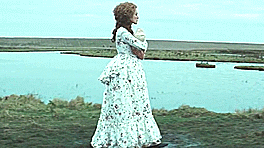 ajhistorical:Georgiana Cavendish (The Duchess) ~ When she arrives, all eyes are upon her. When absen