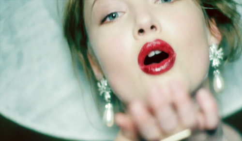 mashamorevna:  Holliday Grainger for Hunger Magazine (x) 