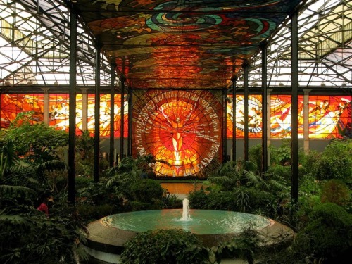 plantyhamchuk:Cosmovitral: Mexico’s Amazing Stained Glass Botanical GardenPhotos by Lucy Nieto
