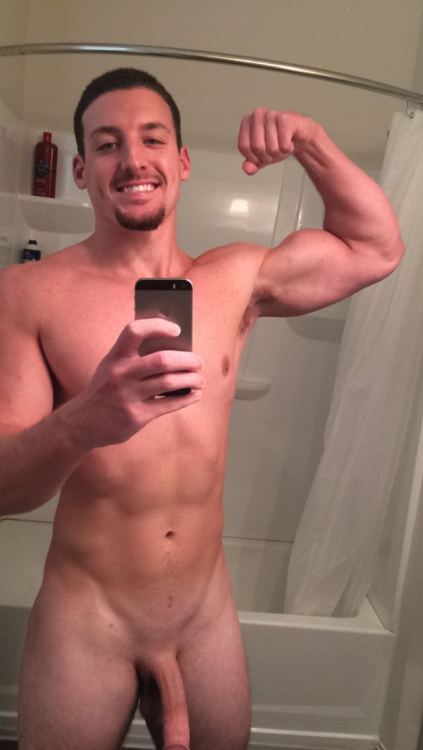 XXX straightguyrequests:  Meet Chris, a country photo