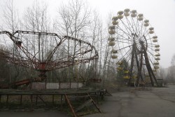 fuck-trevor-jpg:Pripyat in Ukraine