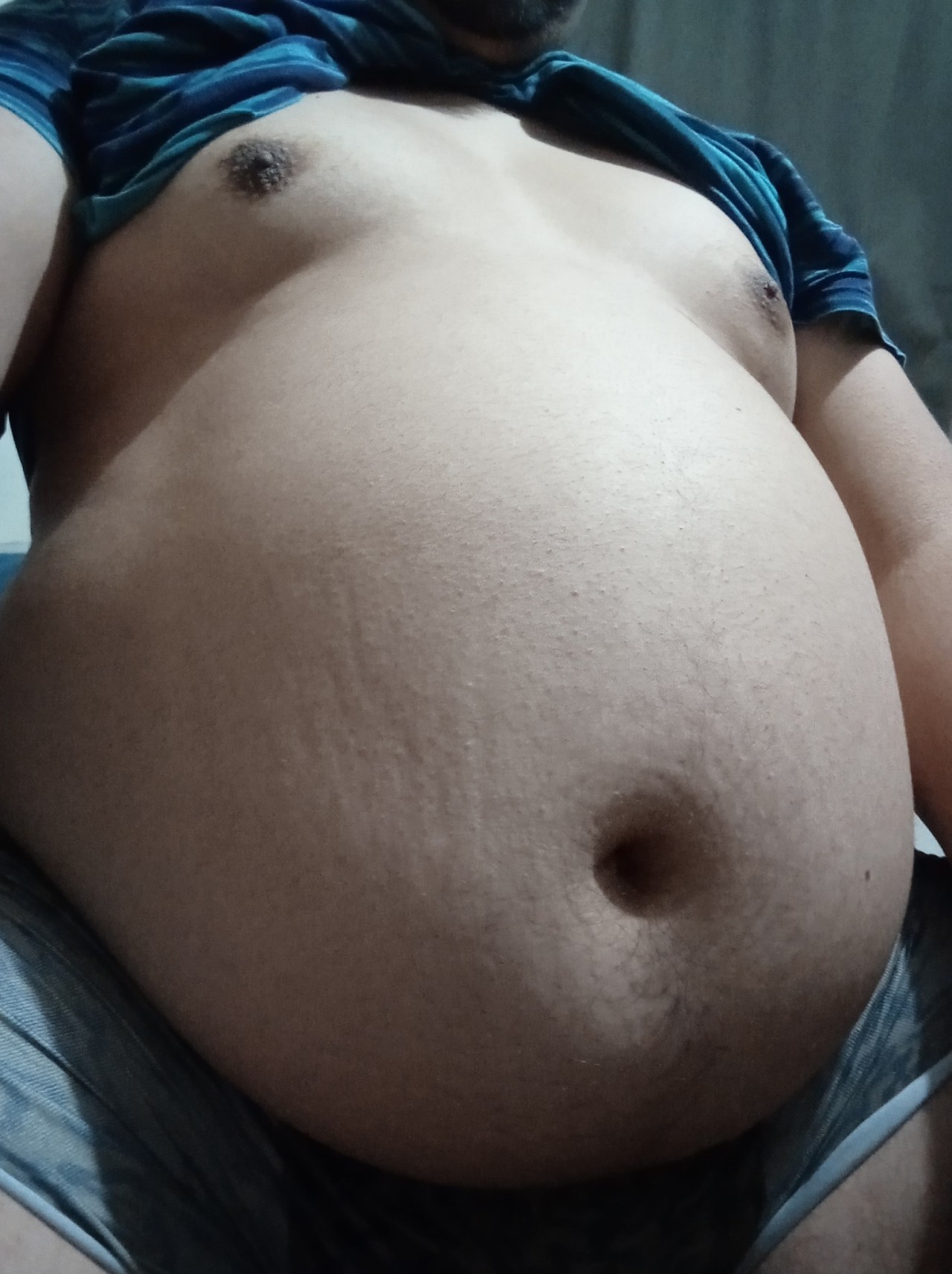 gainerburr:Craving some pizzas and burgers! The need to be a superchub is strong this morning!