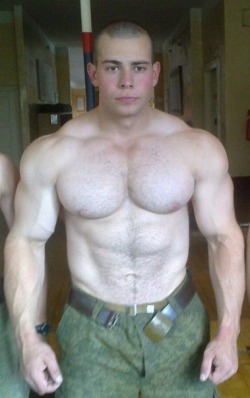 Muscle Bear Worship