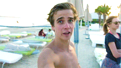 awzoella:  Joe Sugg +Dubai 
