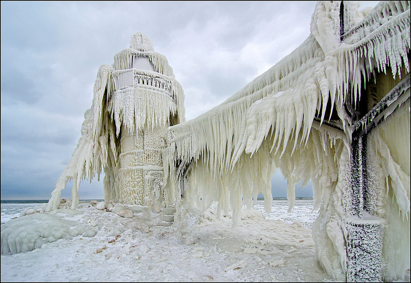 odditiesoflife:  Frozen Pier at Lake Michigan Located on Lake Michigan is the century
