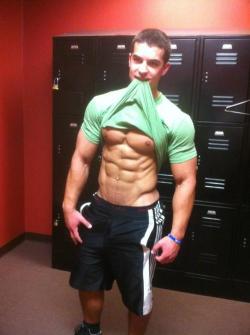 texasfratboy:  thanks for showing off your abs in the locker room! 