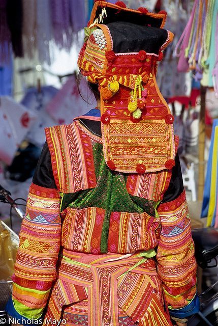 Minority group costume . Yunnan China, Flirck