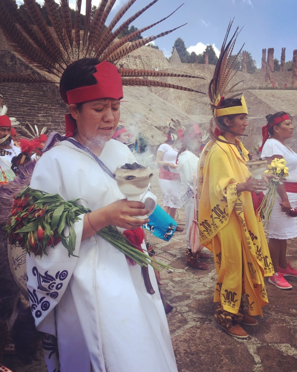 mexicaheart: The ceremony of the summer solstice at the Otomi Temple. Cultura Mexica.