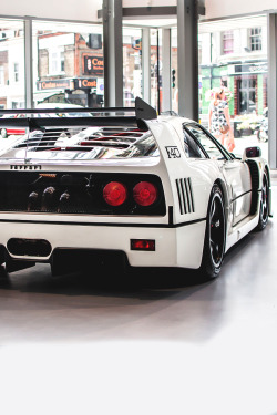 atlasofvanity:   Ferrari F40 LM || Atlas