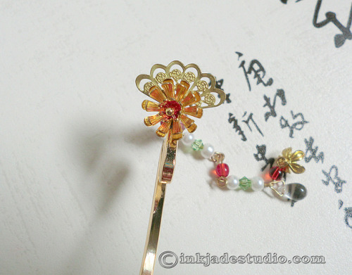 inkjadestudio: Curved Golden Chrysanthemum Fan Hair Stick Hair Pin Dainty curvy Chinese hairstick fe