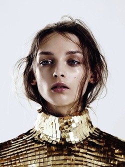 moldavia:  Daga Ziober in Bon F/W 2011 by Aitken Jolly 