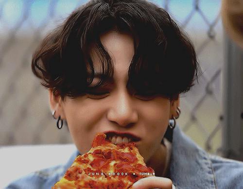 Just Jimin Telling Jungkook To Eat The Pizza ( ) Bonus: ????