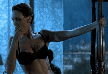 2rpid:  we1mom:hotty-gif:  Amazing and sexy Jamie   Want Jamie Lee Curtis as my MOMMY