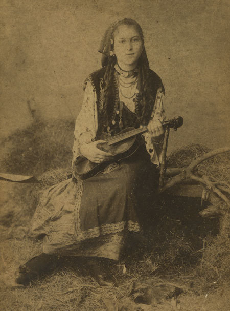 Armenian girl in traditional clothes, (1900 hundreds) Galata, Constantinople, Tchobanian brothers at