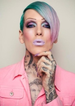 hi-me-the-tacoeating-dinosaur:  Jeffree star