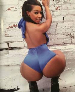 rich-king-empire:  thicksexyasswomen:  Beep Beep  Rich-King-Empire