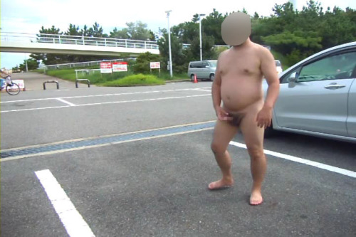 ponnpokokamen:  aomo-shiro:  ゆーた日記 http://yuuta201112.blog.fc2.com/page-1.html より   露出ってじっさいに一般人に見られたいの?それとも、公共の場で脱ぐことへの背徳感?発展場ならホモに見られて欲情されて感じるけど、一般人には見られたくないなあ。