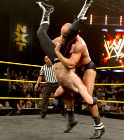 fishbulbsuplex:  Cesaro vs. Sami Zayn