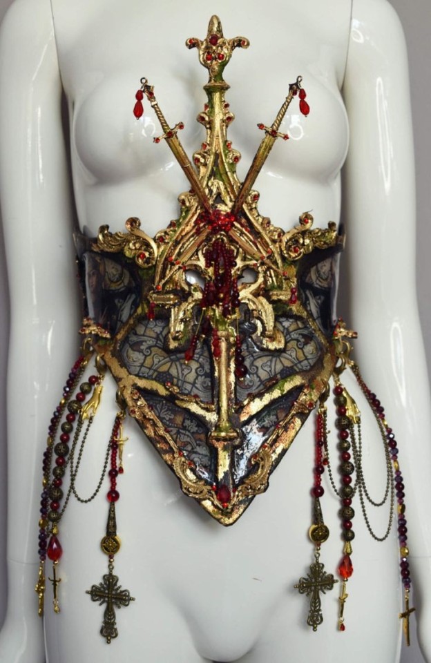 draculasswife-deactivated202212:Baroque corset porn pictures