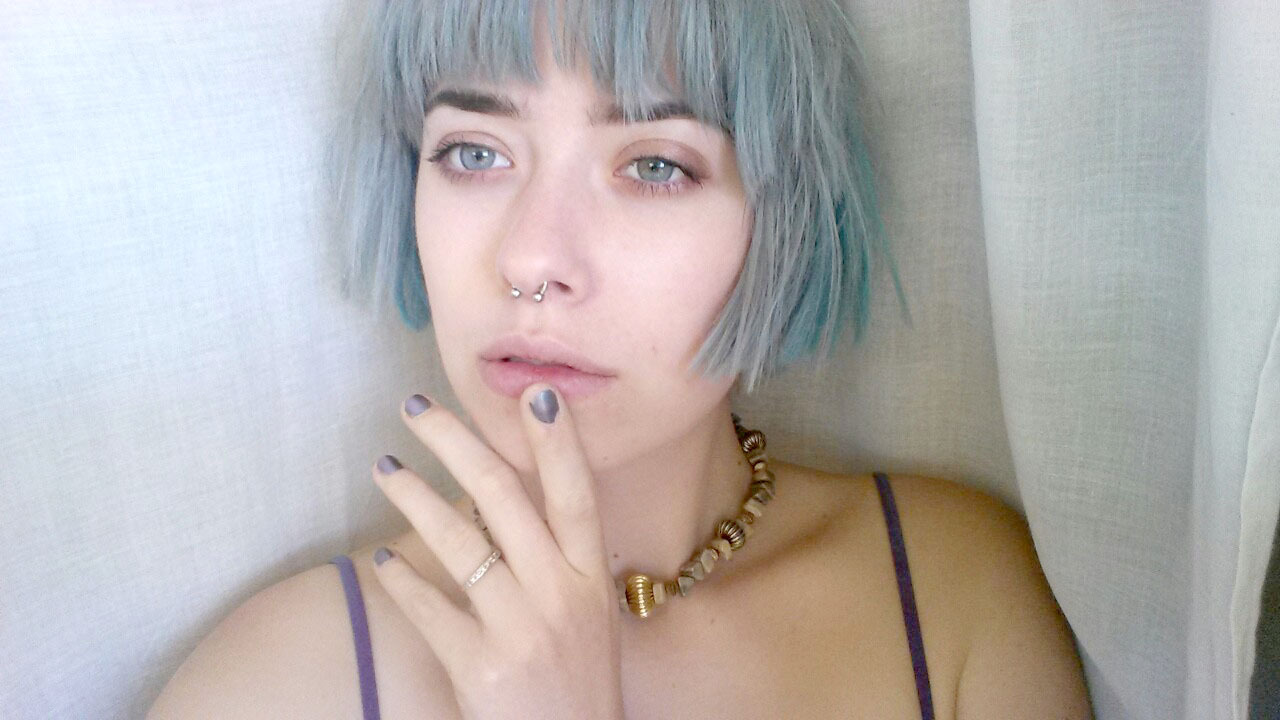 punk-puke:  my grandma gave me her old phone now i can take slightly better quality