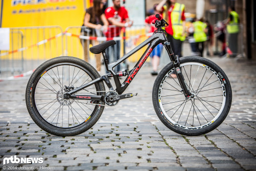 strange-measure: [Exklusiv] YT Carbon Slopestyle-Fully Prototyp beim District Ride 2014