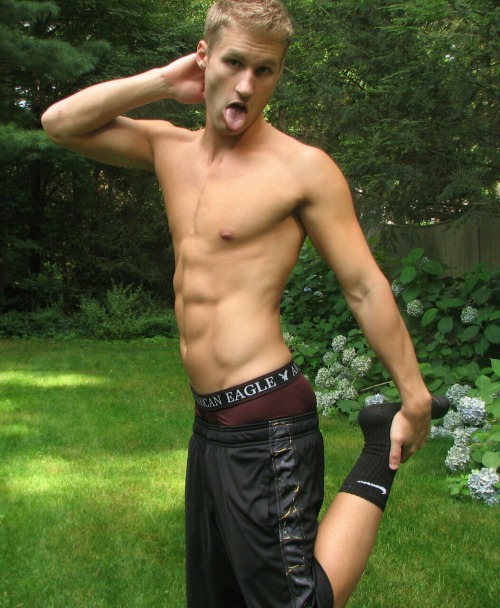 sagginboys:Sagginboys