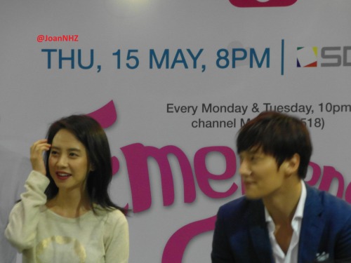 mongji-fan:  joan-loves-rm:  Emergency Couple Singapore Hi-5 session 15th May 2014(2)  Heard about w