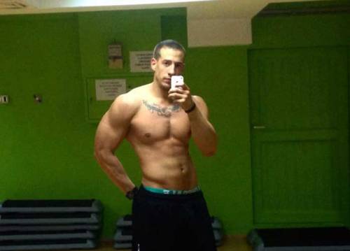srpski-momci-seksi-sportisti:  Neki od ovih su mi izuzetno seksi … nije bitno koliki im je … i koju bi ulogu imali eventualno … :-)    Siguran sam da se spoje neki sa slika … posle par piva pao bi seks :-))  Možda neko “isprobao” nekog