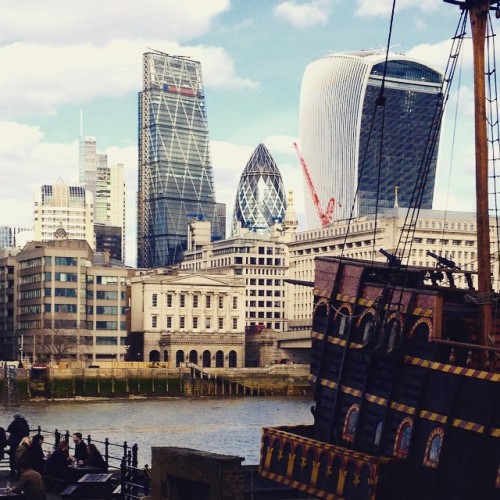 A window into the city #london #city #architecture #gherkin