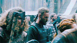 imdancingintherain07:Vikings S5 meme: favorite relationship/dynamic [2/??] ➙ Ubbe & Hvitserk ↳ I