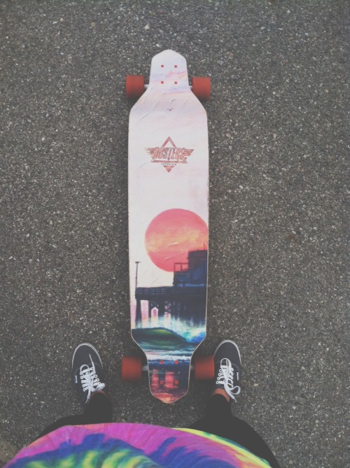 electric-daisy-forest:I skated in 90 degree weather, I almost died.