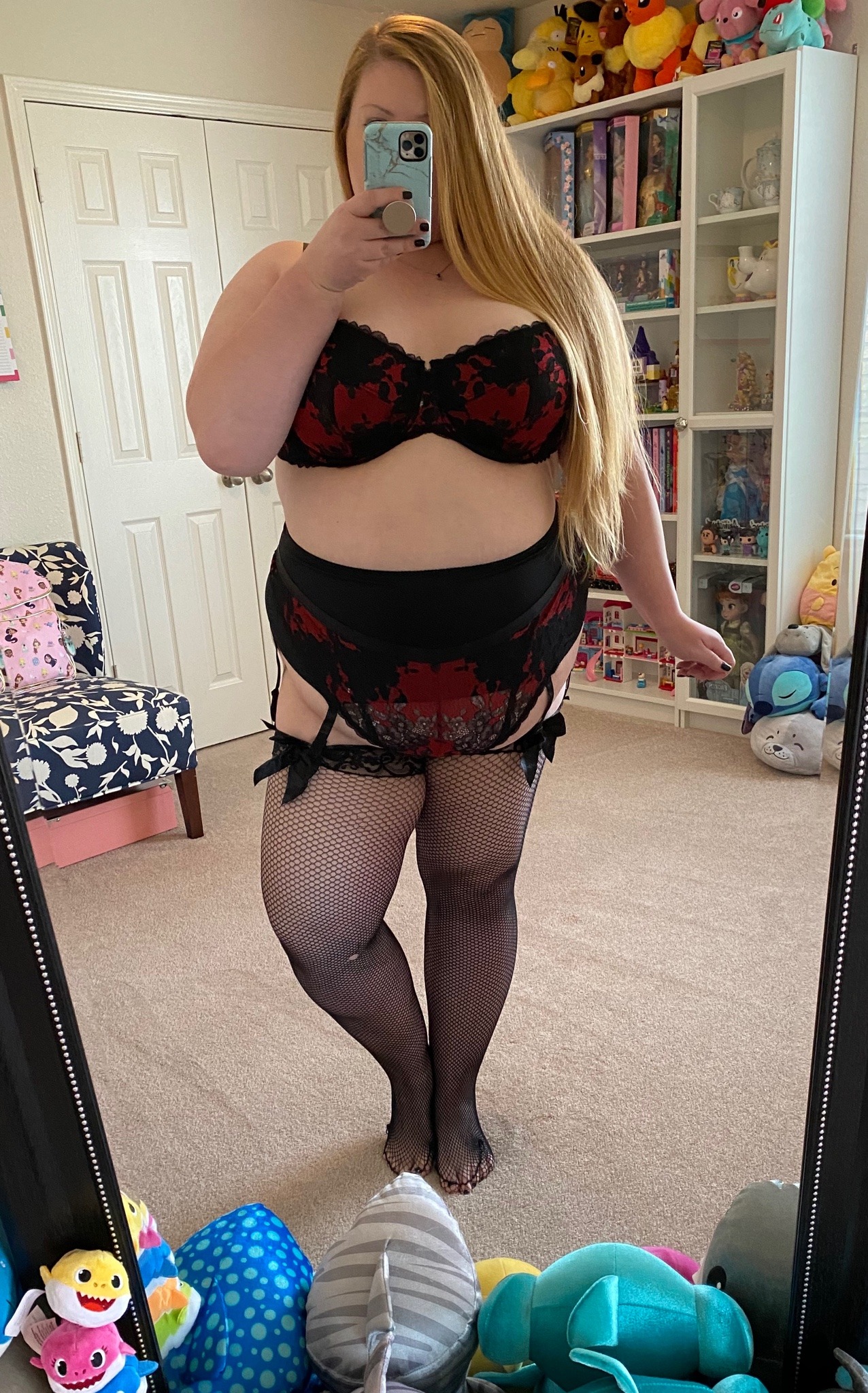 perfectly-punzel2:2/13/20 Red &amp; Black Lace ❤️🖤