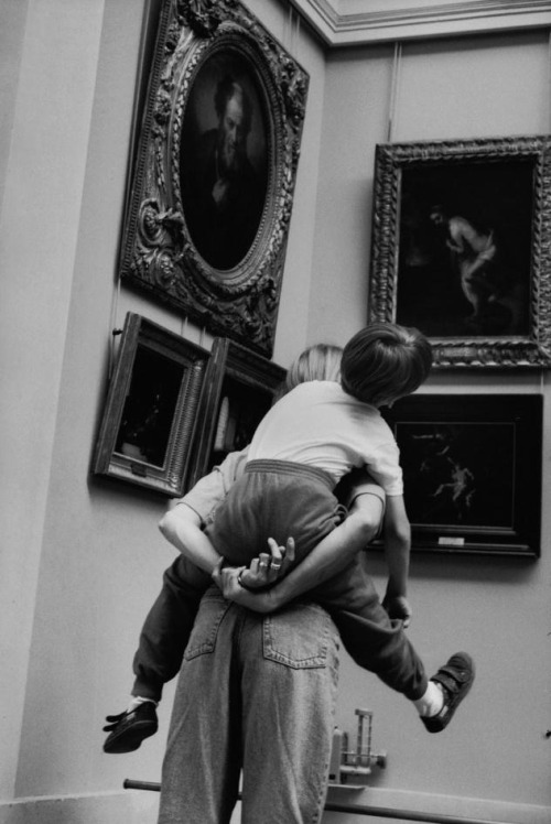 last-picture-show: Alécio de Andrade, The Louvre an it’s Visitors, 1980s