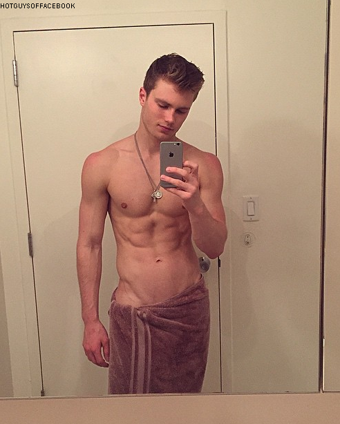 🐧 You Must Be Gay+ To View This Blog*