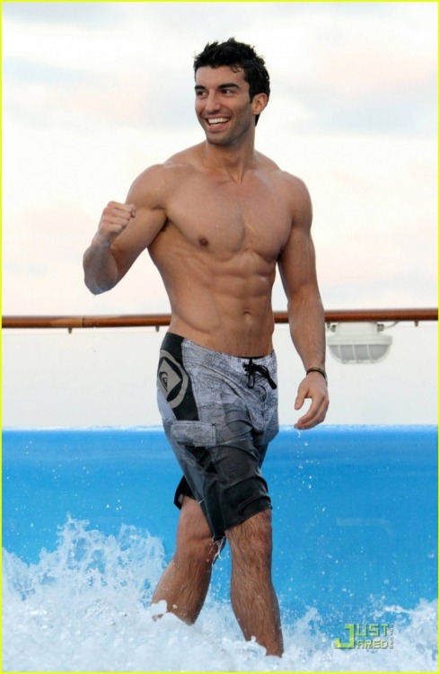 chulosspot:  me personally i find justin baldoni, sooo damn fineee! 😍 BabyDaddy❤️