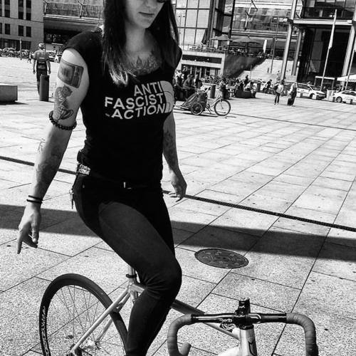 fixiegirls: @silja_ketelsen:#puxa #suicycle #iriedaily #iriedailyberlin #maxpowercycles #truerebelha