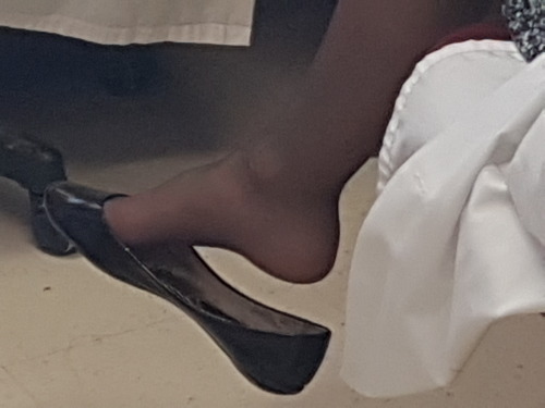 chefgastrique: From work today. She been heelpopping like that all morning, even during meeting. Lat