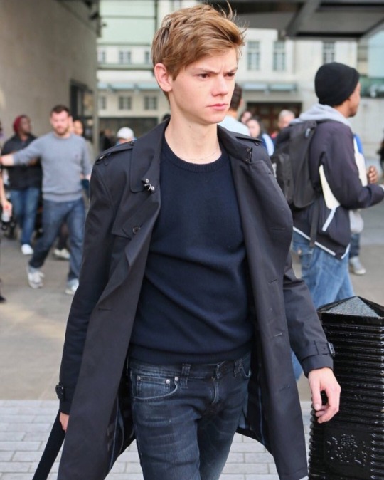 Thomas Brodie-Sangster   Tumblr_p43zffwCOT1uhxeb7o1_540