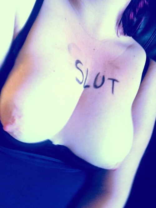 prettypastelmasochist:could I be your little slut?Any fucking day.write some more!!