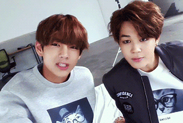 tinyheart4kpop:  When Jimin looks at Tae like THAT ( He has to literally turn his head and look at h