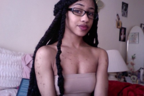 myqween:  glasses make me look so serious.ig - k.breanne