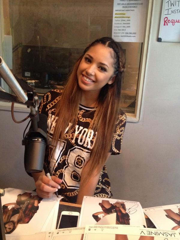 jasminev-news:  @Hot_1035: S/O to @JASMINEVILLEGAS for stopping by the Hot studios!